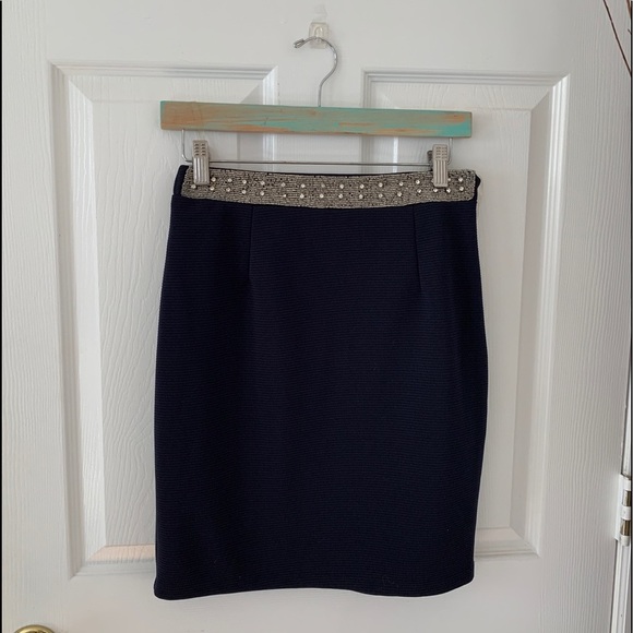 NWT ~ Francesca’s Navy Skirt ~ Size Medium - Picture 2 of 4